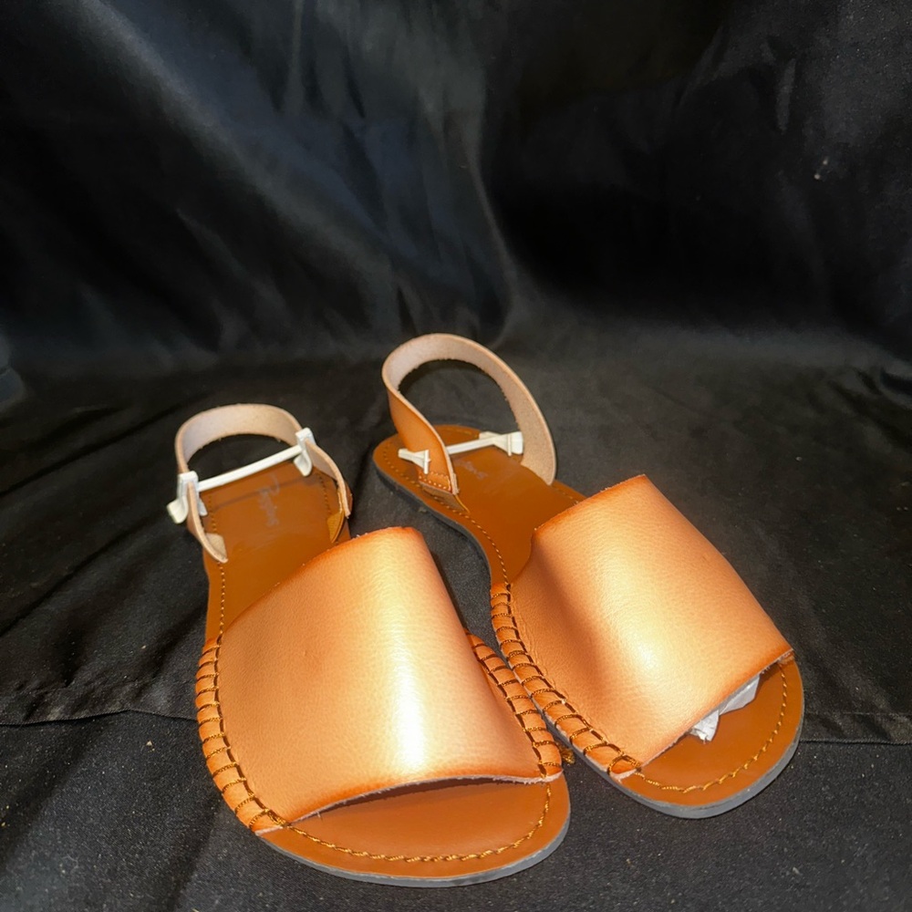 S1070 Ladies Sandals Size 9 NWT